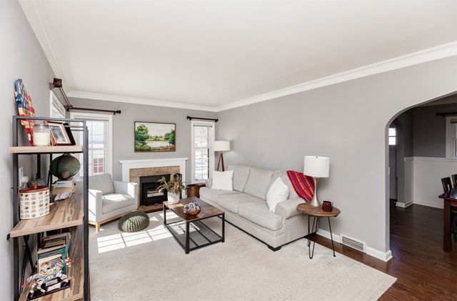 4217 Franklin Avenue, Des Moines, IA 50310