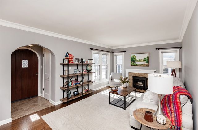 4217 Franklin Avenue, Des Moines, IA 50310