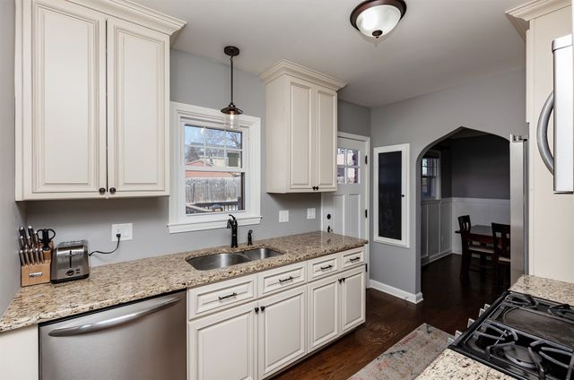 4217 Franklin Avenue, Des Moines, IA 50310