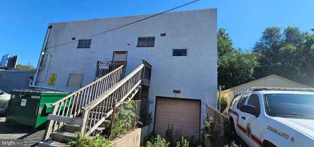 6-6 CHESTER PIKE, Darby, PA 19023