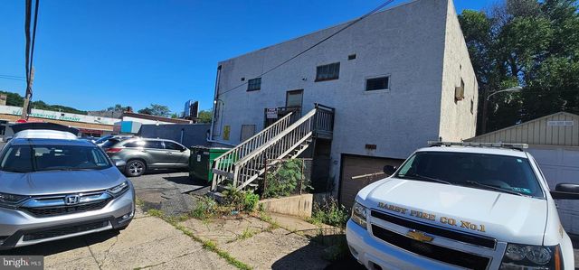 6-6 CHESTER PIKE, Darby, PA 19023