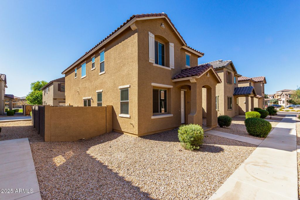 917 E AGUA FRIA Lane, Avondale, AZ 85323 — photo 2