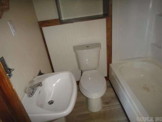 1403 W Walnut Street, Heber Springs, AR 72543