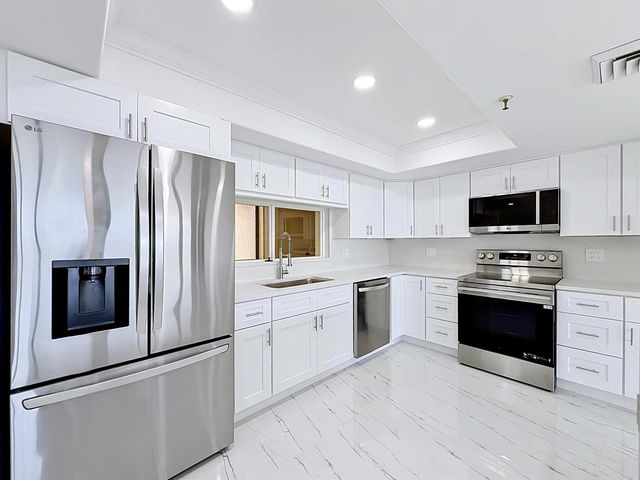 2480 Presidential Way 902, West Palm Beach, FL 33401