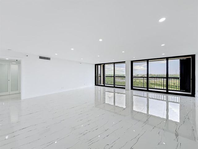 2480 Presidential Way 902, West Palm Beach, FL 33401