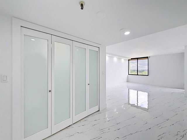 2480 Presidential Way 902, West Palm Beach, FL 33401