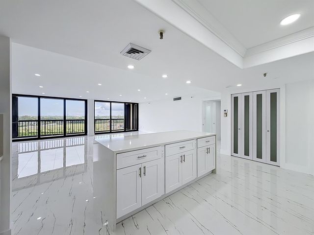 2480 Presidential Way 902, West Palm Beach, FL 33401