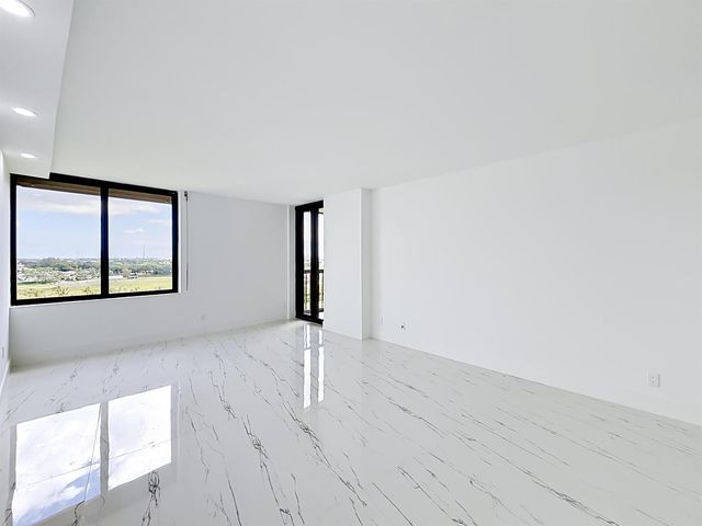 2480 Presidential Way 902, West Palm Beach, FL 33401