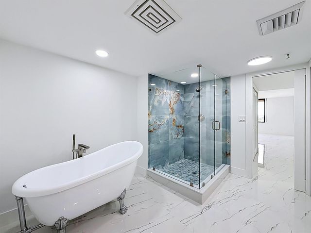 2480 Presidential Way 902, West Palm Beach, FL 33401
