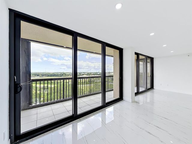 2480 Presidential Way 902, West Palm Beach, FL 33401