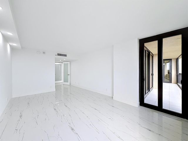 2480 Presidential Way 902, West Palm Beach, FL 33401
