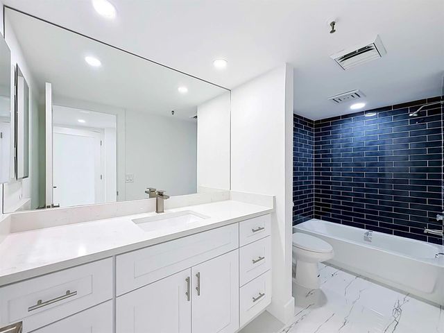2480 Presidential Way 902, West Palm Beach, FL 33401