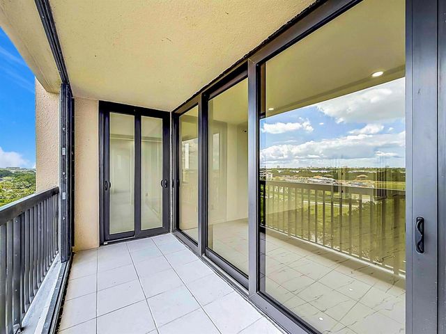 2480 Presidential Way 902, West Palm Beach, FL 33401