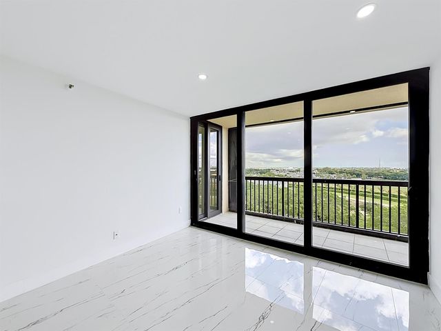 2480 Presidential Way 902, West Palm Beach, FL 33401