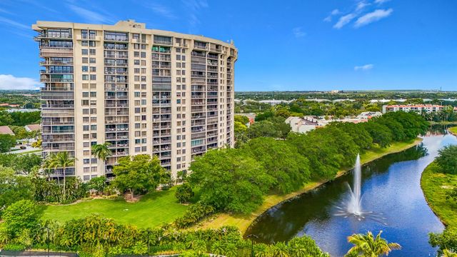 2480 Presidential Way 902, West Palm Beach, FL 33401