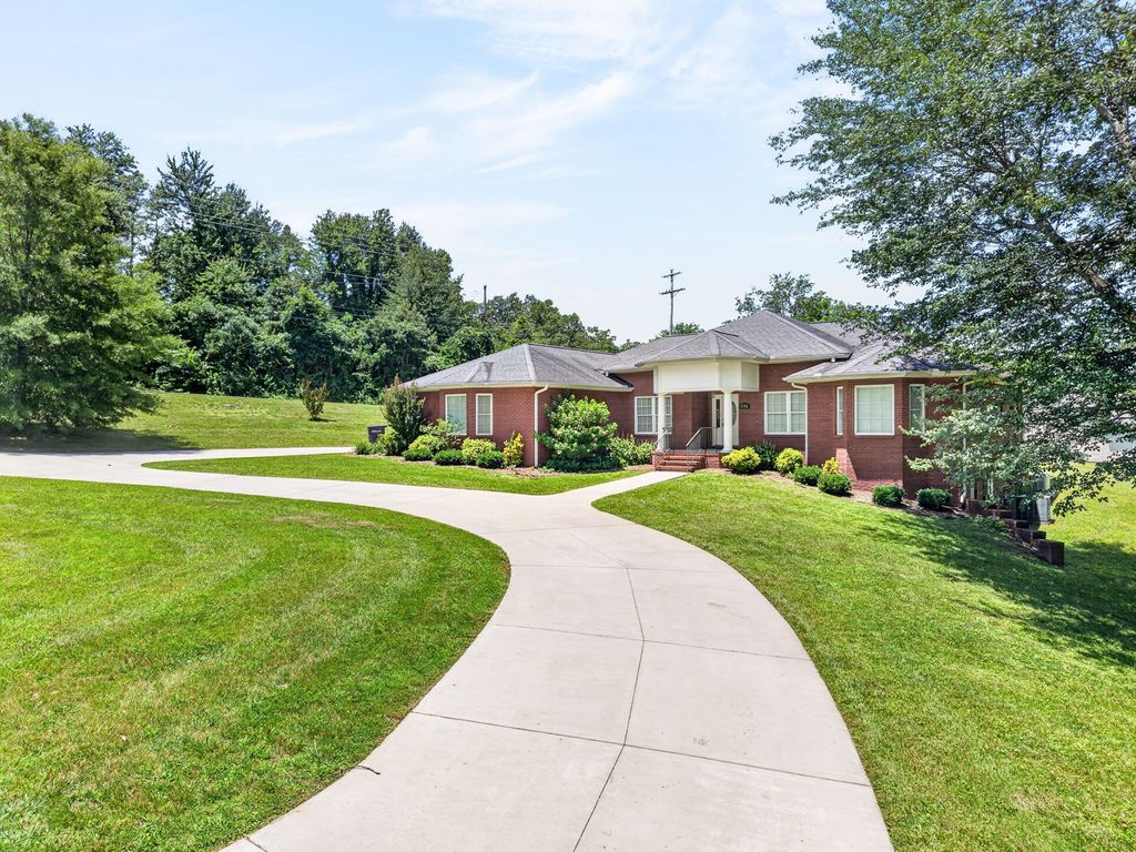 1156 Beam Ave, Cookeville, TN 38501