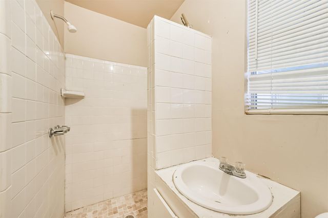 6219 Longview Street, Houston, TX 77020