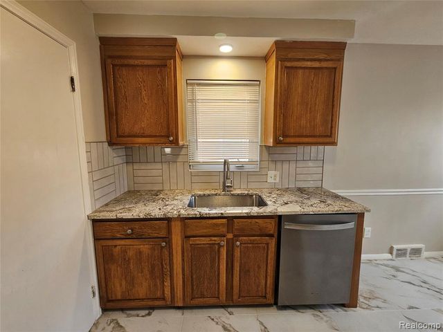 9311 Dixie, Redford, MI 48239