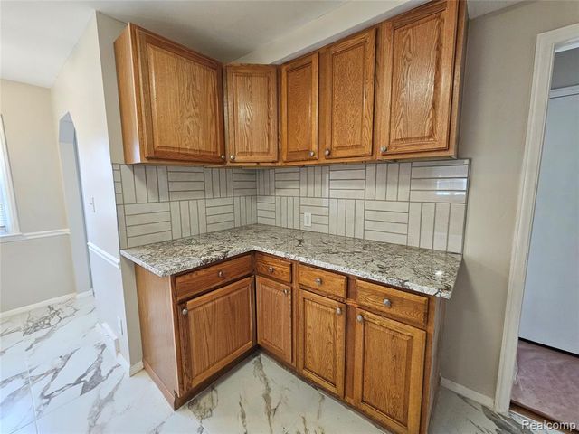 9311 Dixie, Redford, MI 48239