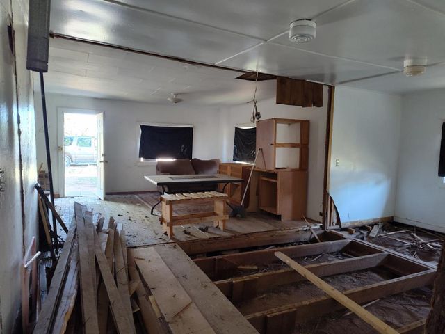 300 N ROOSEVELT Avenue, Mountainair, NM 87036