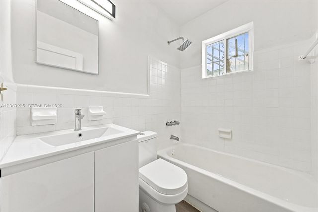 1145 NW 4th St APT 1, Miami, FL 33128