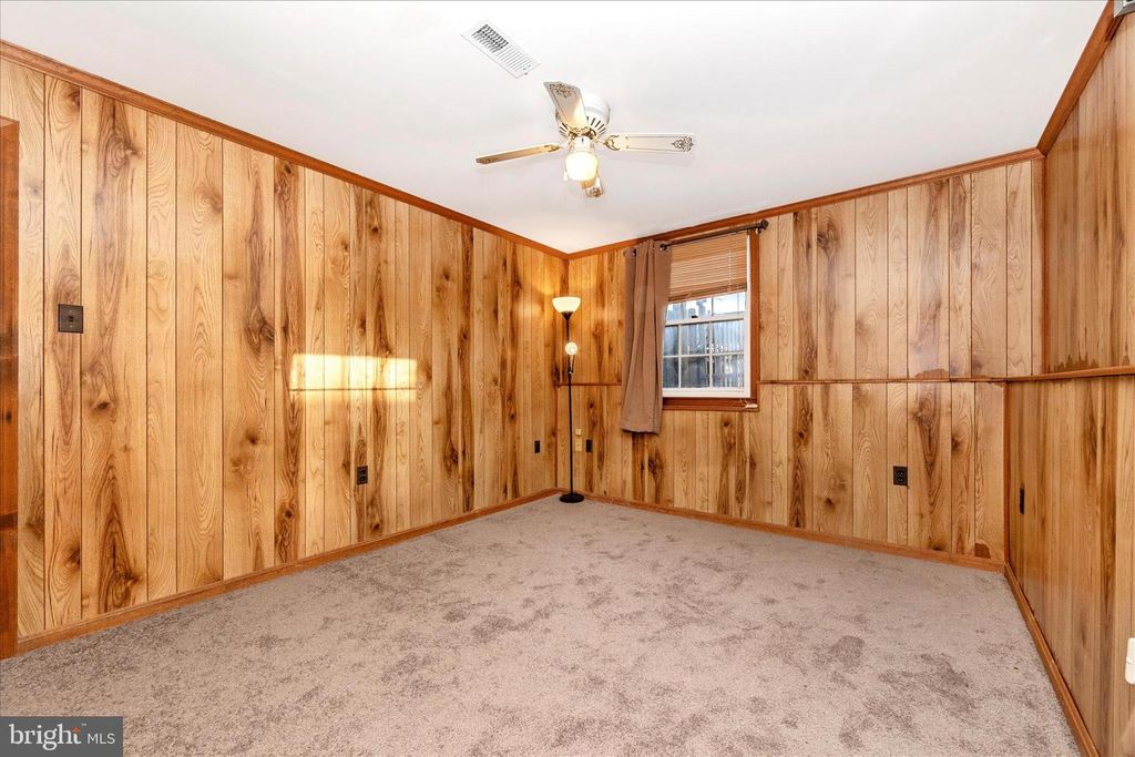 Image 18 of property listing at 274 LONGFORD DR, Frederick, MD 21702