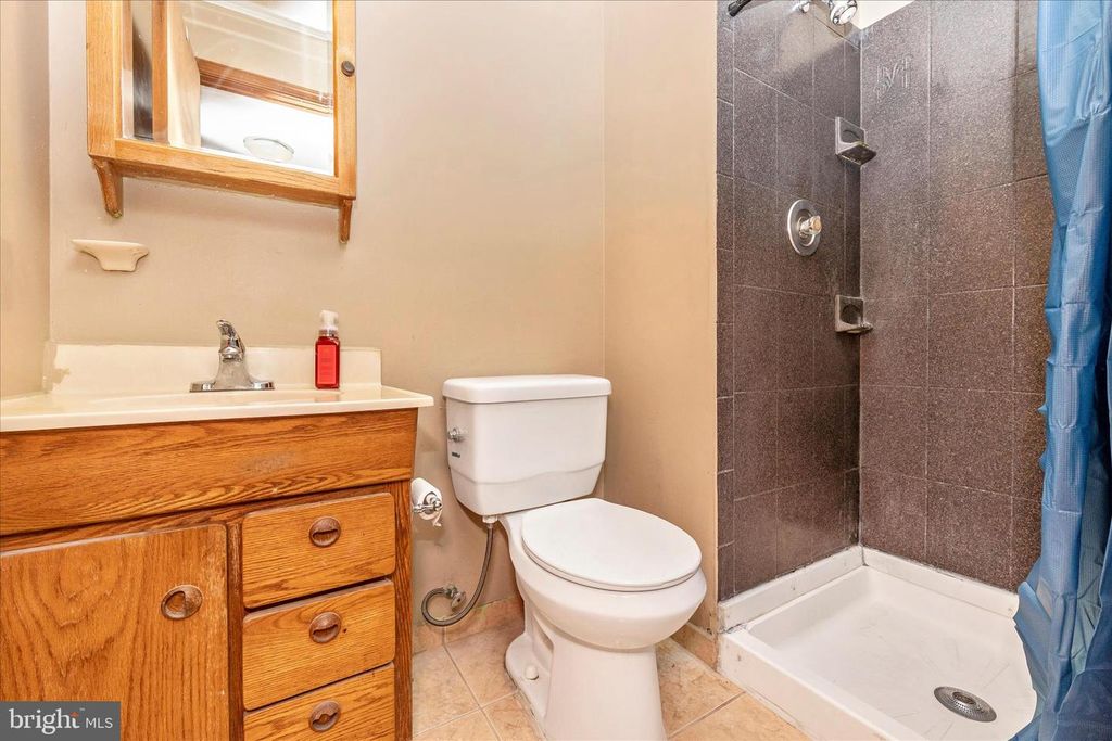 Image 21 of property listing at 274 LONGFORD DR, Frederick, MD 21702