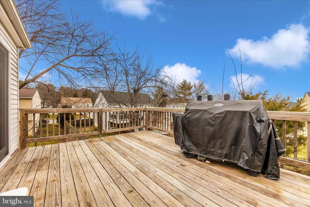 Image 22 of property listing at 274 LONGFORD DR, Frederick, MD 21702