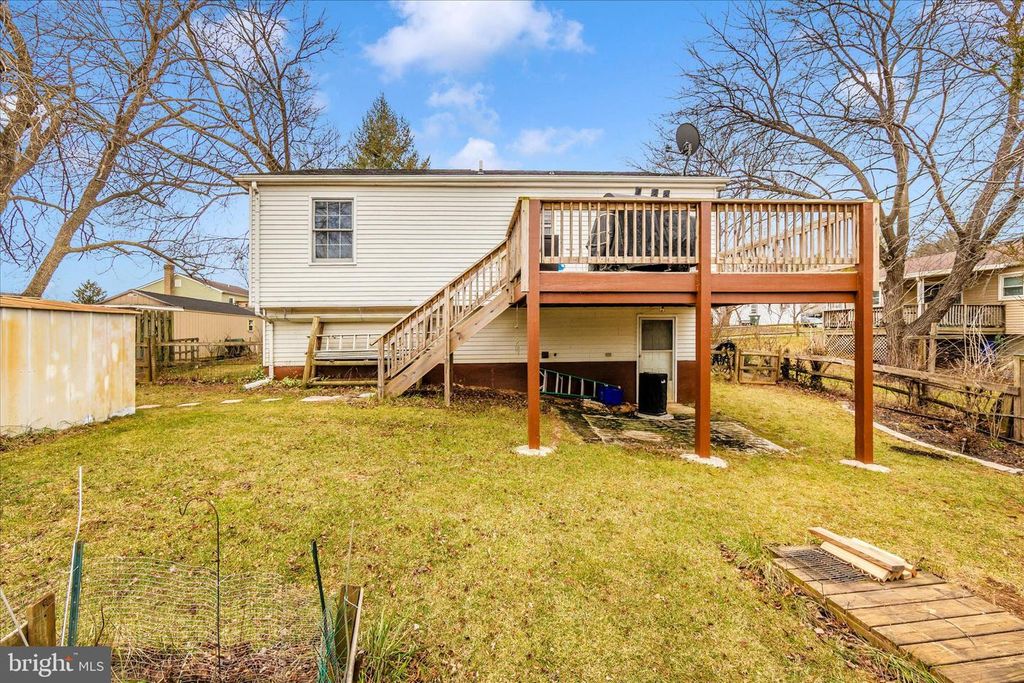 Image 24 of property listing at 274 LONGFORD DR, Frederick, MD 21702
