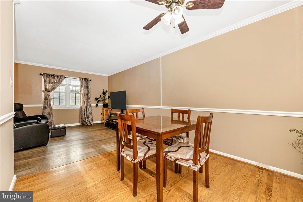 Image 7 of property listing at 274 LONGFORD DR, Frederick, MD 21702