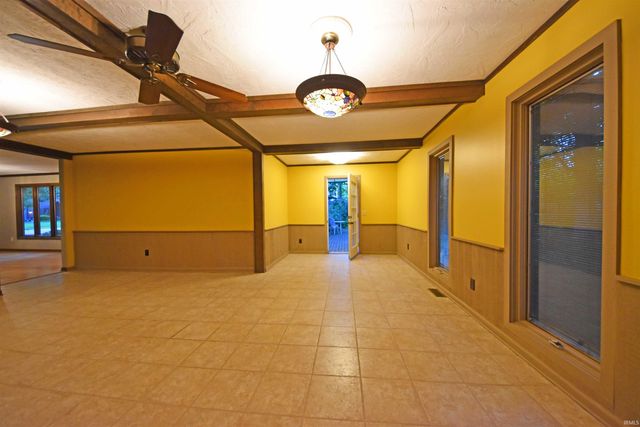 10018 Woodstream Drive, Fort Wayne, IN 46804
