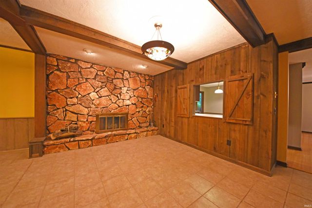 10018 Woodstream Drive, Fort Wayne, IN 46804