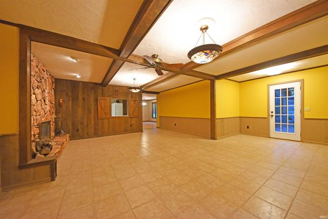 10018 Woodstream Drive, Fort Wayne, IN 46804