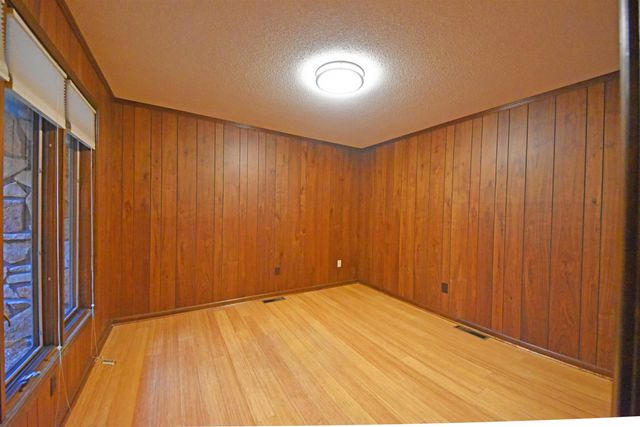 10018 Woodstream Drive, Fort Wayne, IN 46804
