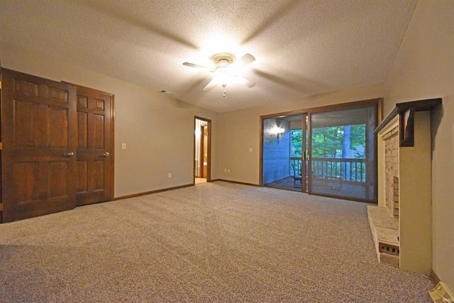 10018 Woodstream Drive, Fort Wayne, IN 46804