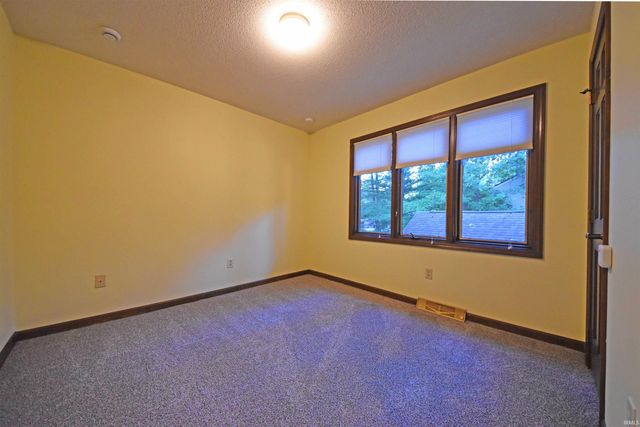 10018 Woodstream Drive, Fort Wayne, IN 46804