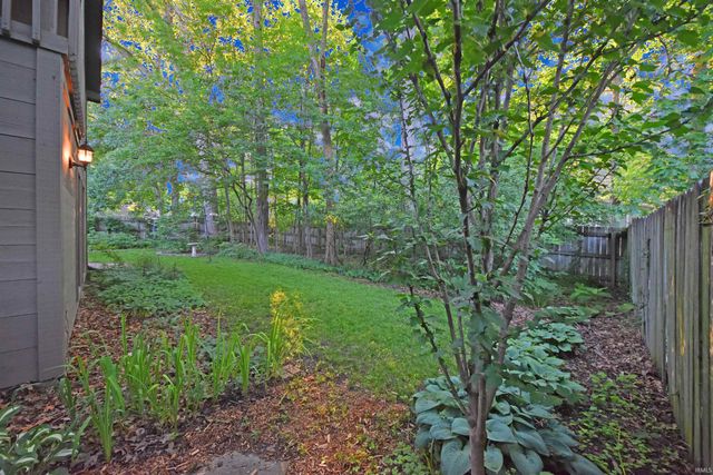 10018 Woodstream Drive, Fort Wayne, IN 46804