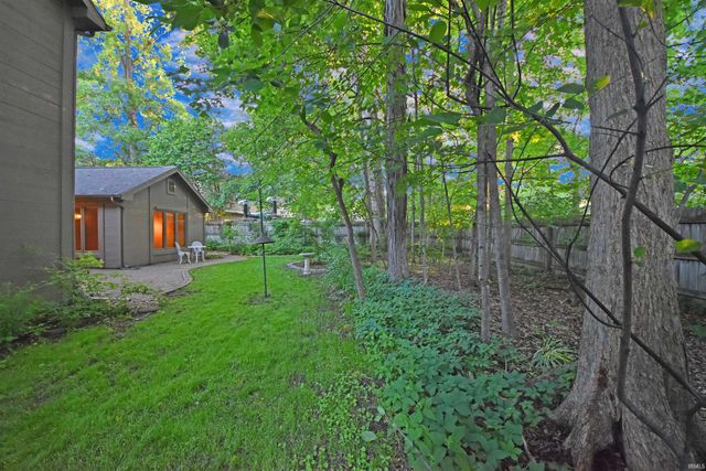 10018 Woodstream Drive, Fort Wayne, IN 46804