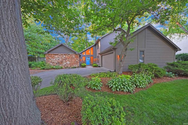 10018 Woodstream Drive, Fort Wayne, IN 46804