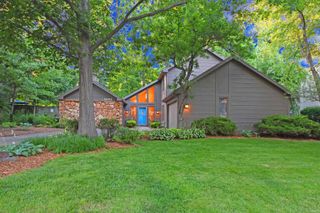 10018 Woodstream Drive, Fort Wayne, IN 46804
