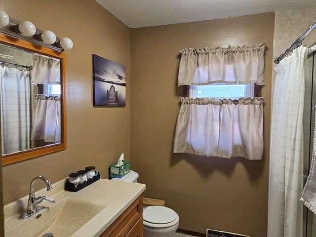 908 Mildred Avenue, Edgerton, WI 53534