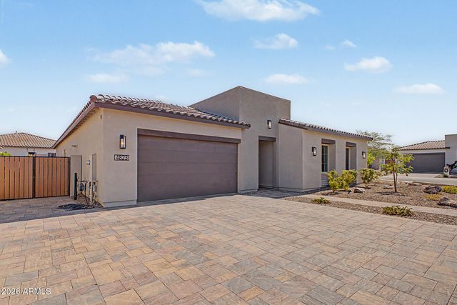 4823 W FLAT IRON Court, Queen Creek, AZ 85144