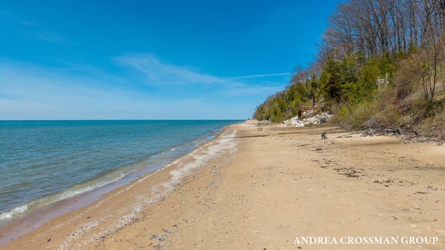 6919 Bendemeer Drive, Fennville, MI 49408