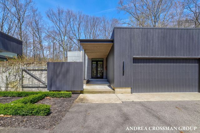 6919 Bendemeer Drive, Fennville, MI 49408
