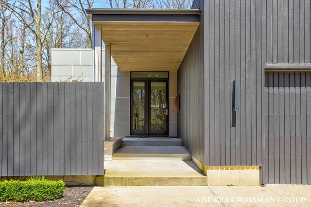 6919 Bendemeer Drive, Fennville, MI 49408
