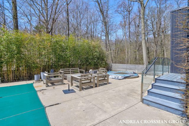 6919 Bendemeer Drive, Fennville, MI 49408