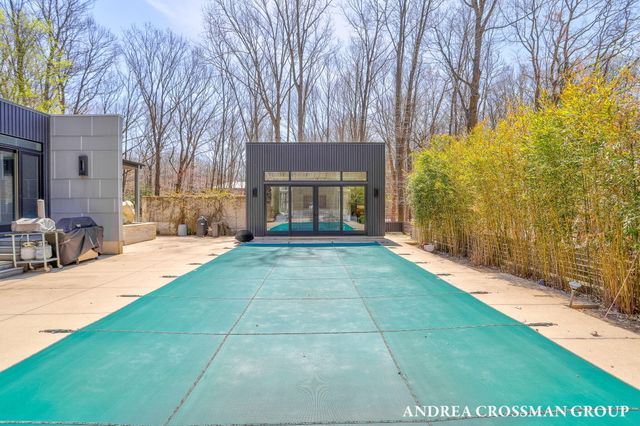 6919 Bendemeer Drive, Fennville, MI 49408