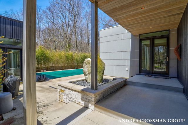 6919 Bendemeer Drive, Fennville, MI 49408