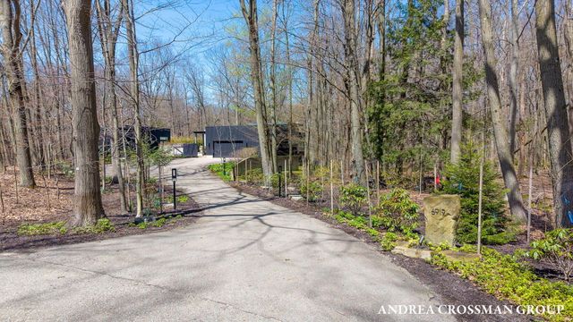 6919 Bendemeer Drive, Fennville, MI 49408