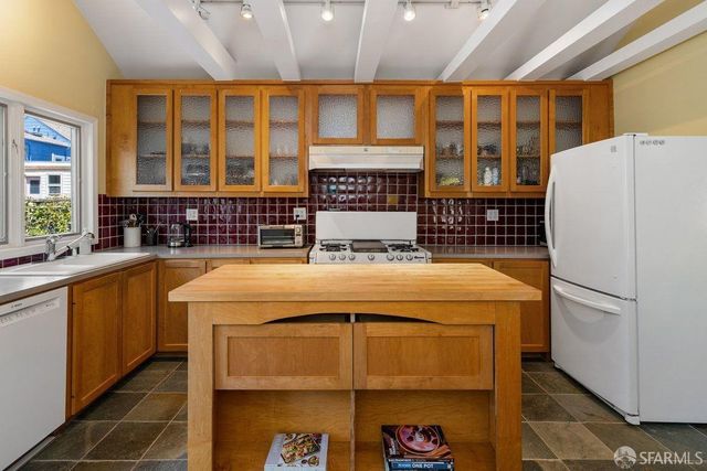3222 Harrison Street, San Francisco, CA 94110